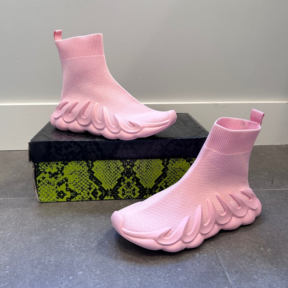 New Cape Robbin Women’s Size 6 Knit Sock Sneakers Pink Santorini